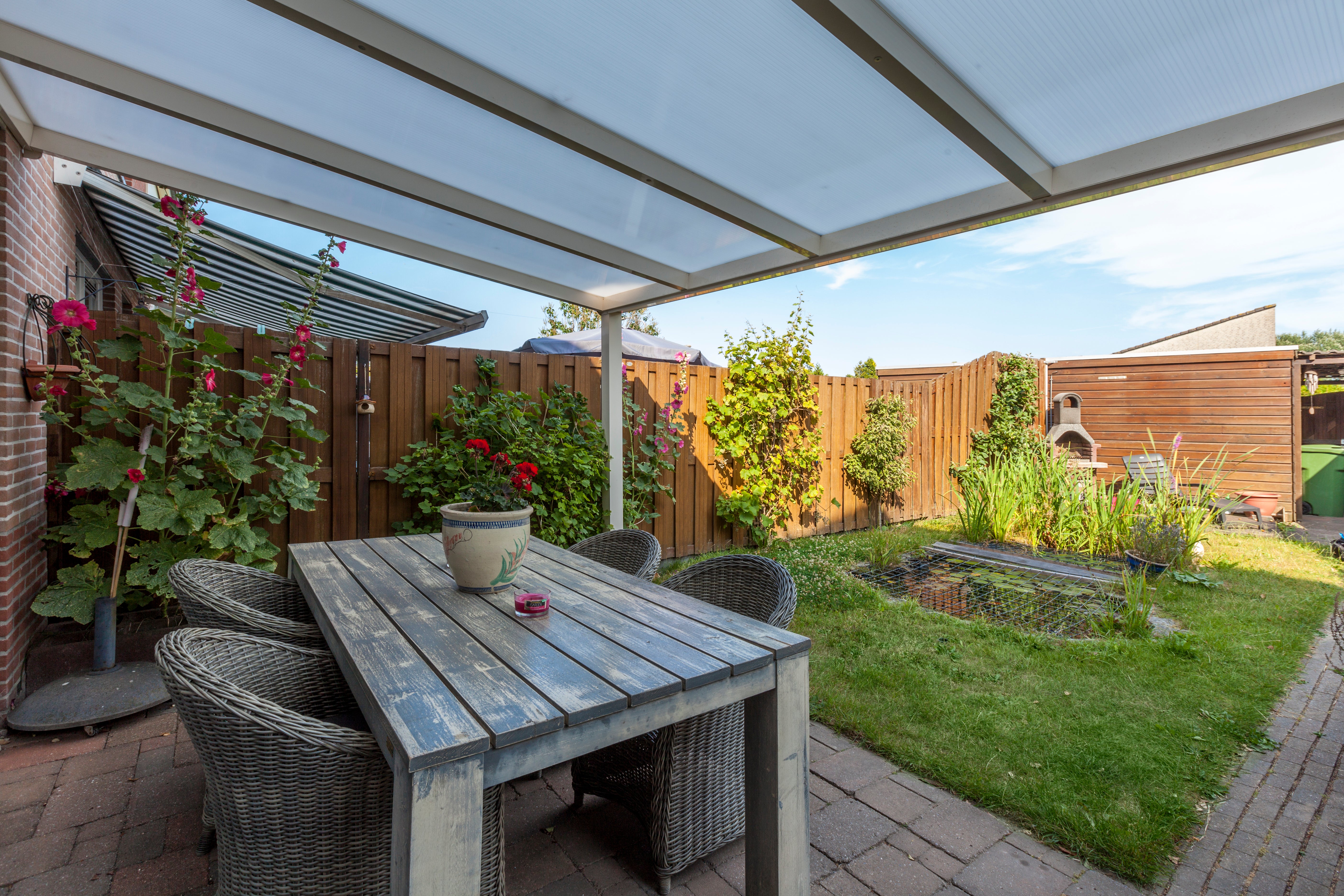 Essential Veranda