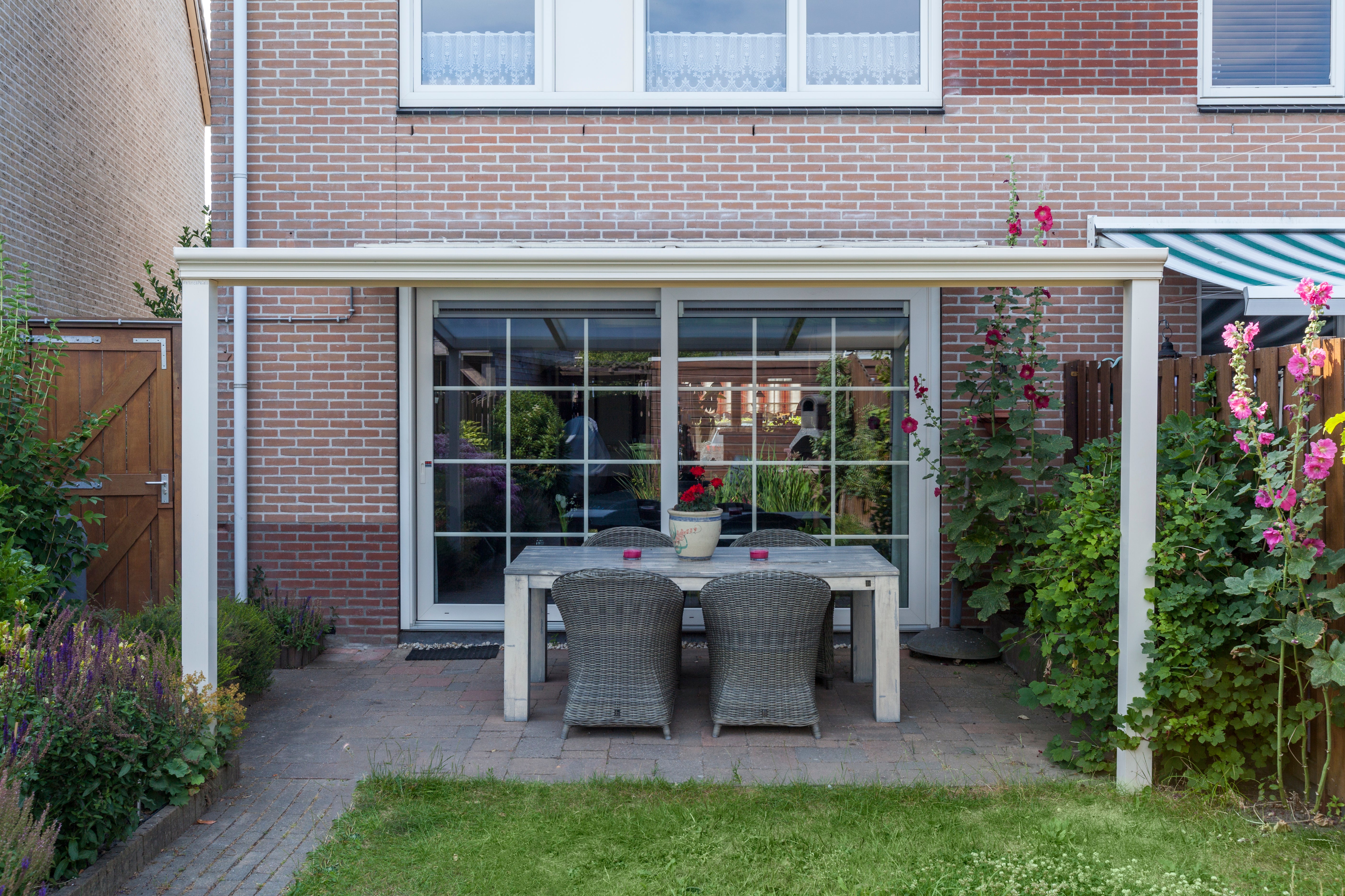 Essential Veranda